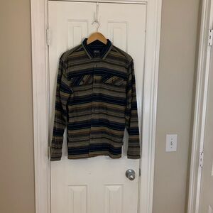 Men’s Patagonia Button-Down Shirt Up; Size Medium